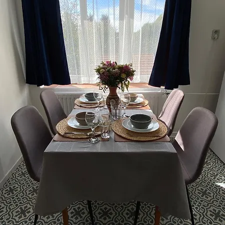 Prostorny Litomysl, Blizko Centra, S Parkovanim Apartman