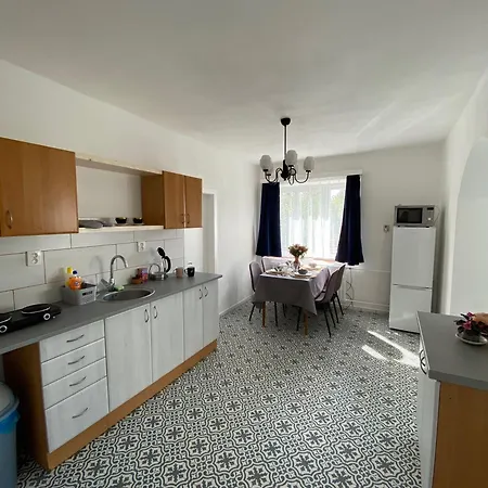 Prostorny Litomysl, Blizko Centra, S Parkovanim Apartman Lány